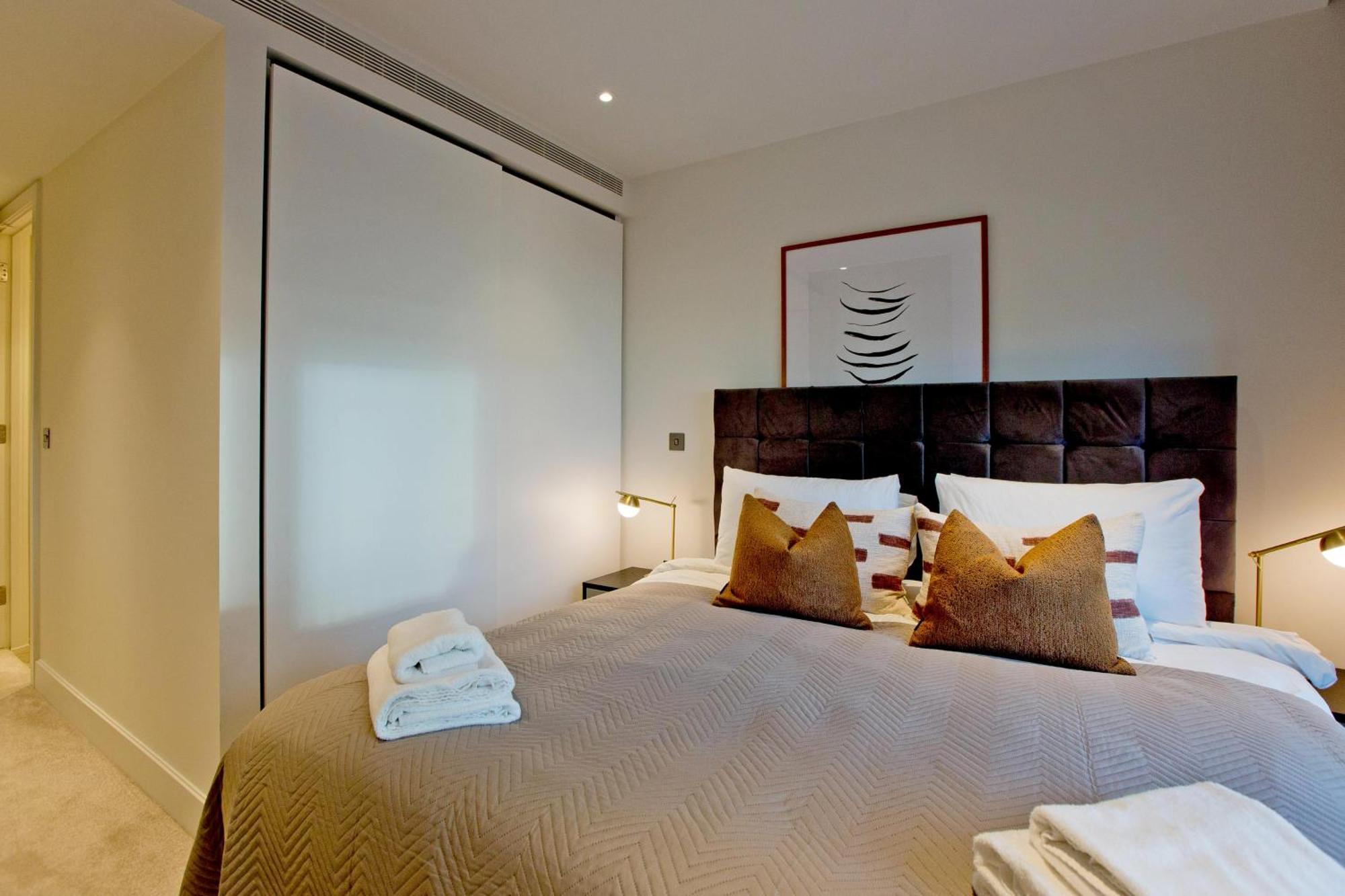 Fabulous Westfield 2 Bed Apartment London